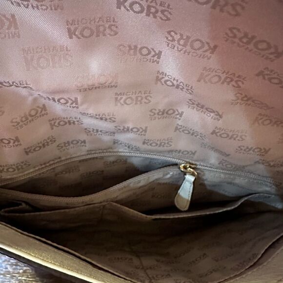 Michael Kors Cream Envelope Bag - Picture 8 of 10